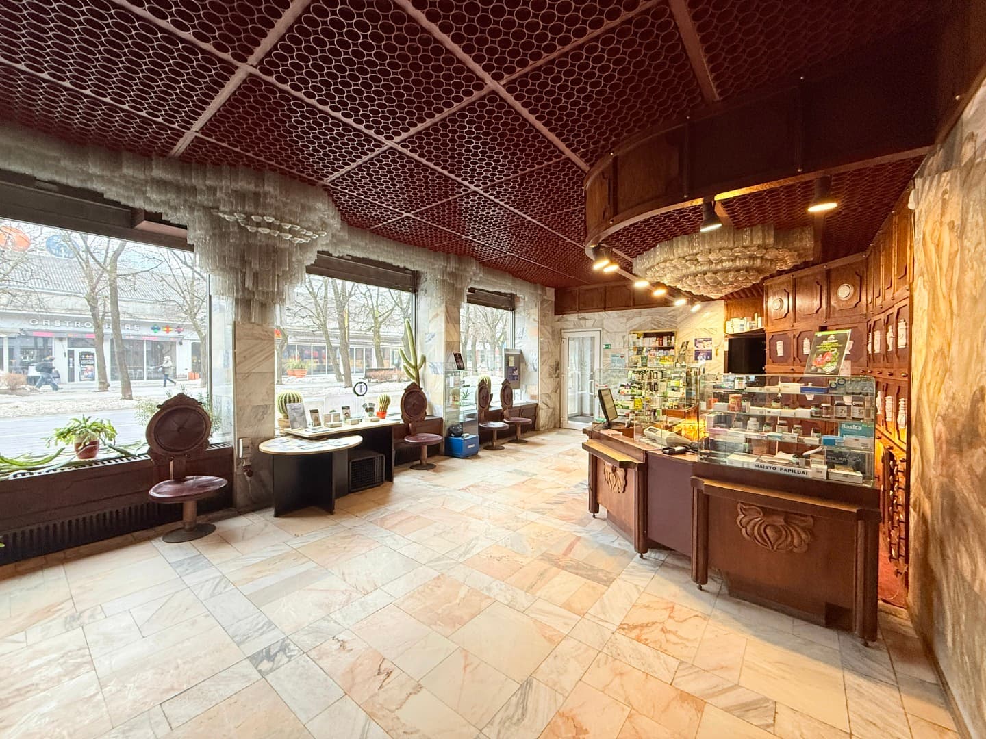 Kauno m. sav., Kauno m., Laisvės al. 100